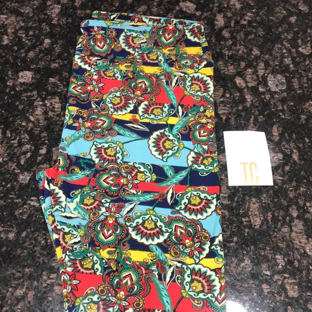 Tall & Curvy LuLaRoe Leggings